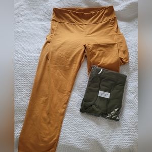 2 pairs of active wear leggings